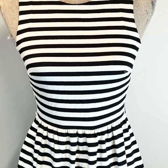 NWOT Madewell White Black Stripe Sleeveless Fitted Flare Dress ladies XS - Picture 3 of 7